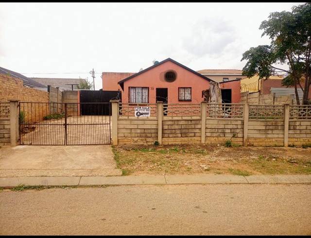 3 BEDROOM HOUSE FOR SALE IN LENASIA SOUTH